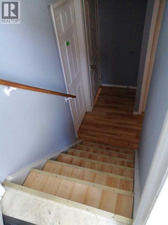 Single Family House Bi-level for Sale in  Pineland Road NE Pineridge Calgary 