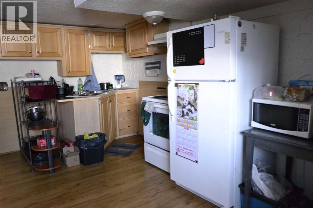 Single Family House Bi-level for Sale in  Pineland Road NE Pineridge Calgary 