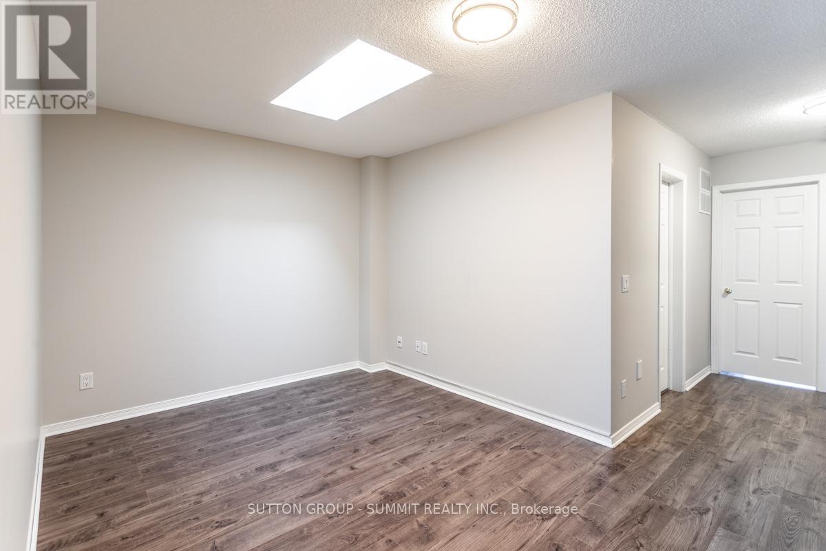 90 LAKESHORE ROAD W - 16