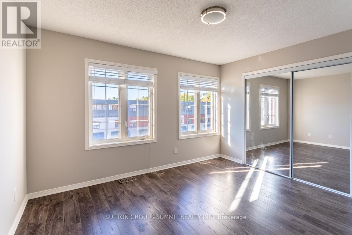 90 LAKESHORE ROAD W - 20