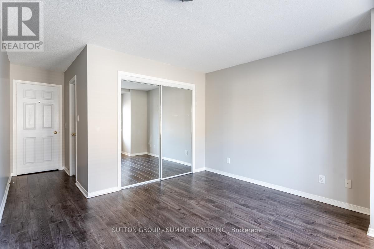 90 LAKESHORE ROAD W - 23
