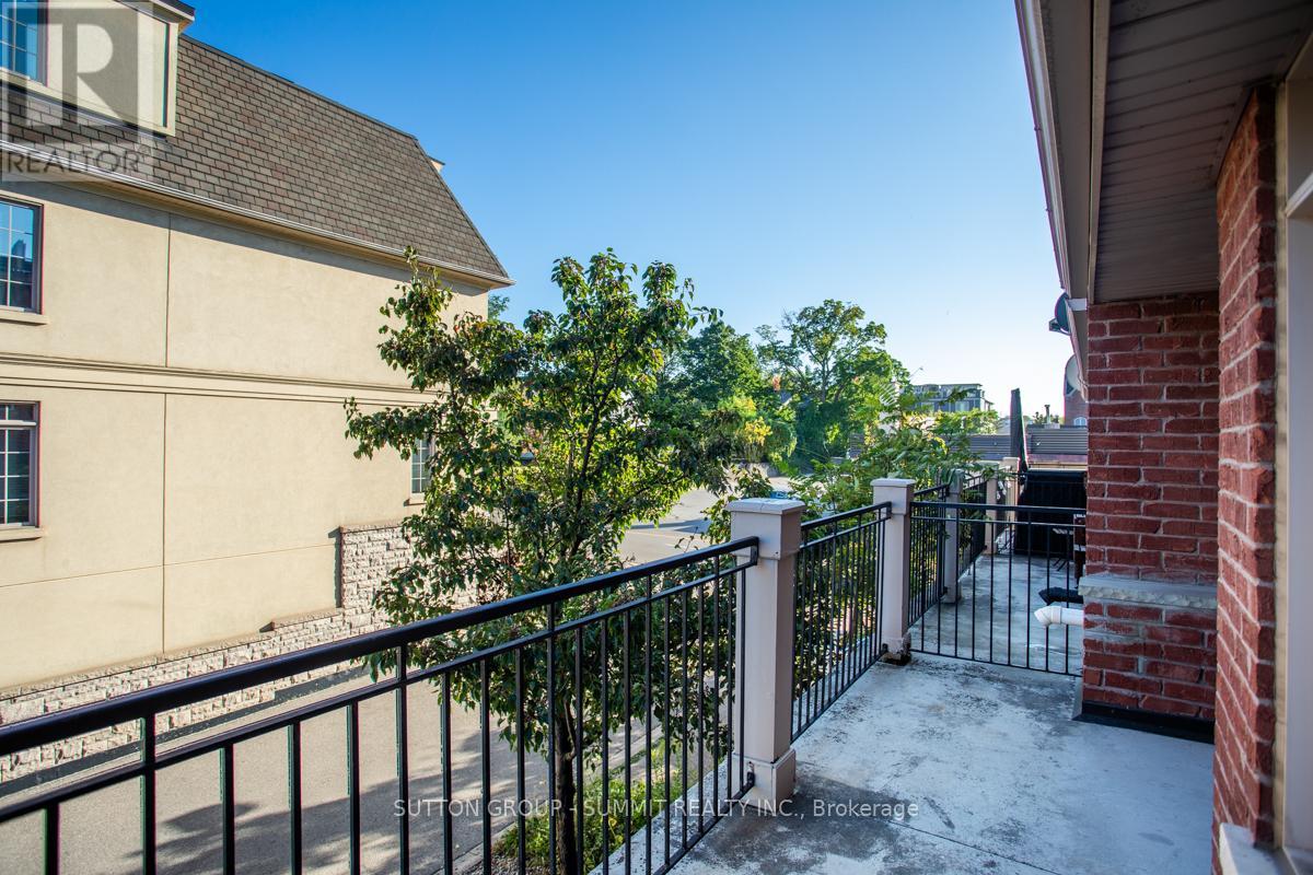 90 LAKESHORE ROAD W - 27