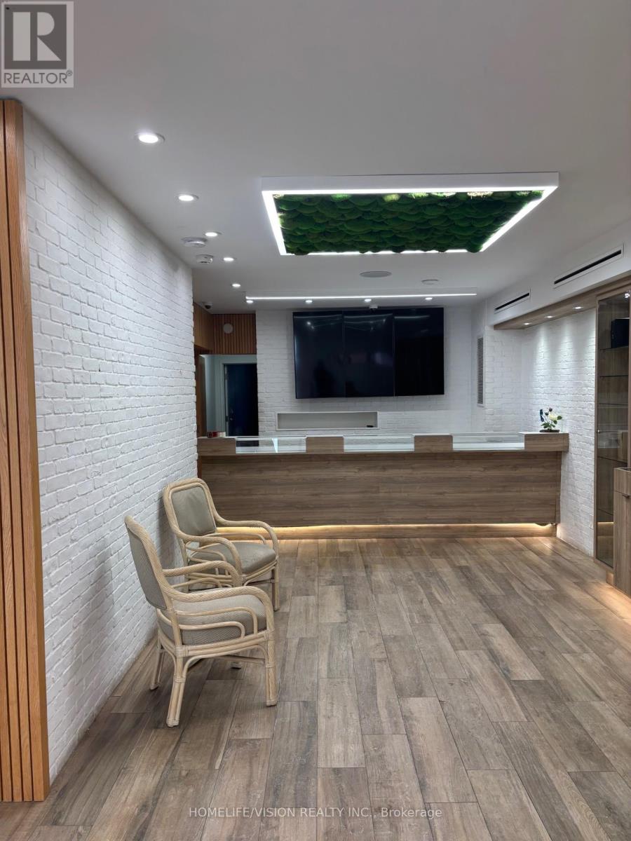 1285 WESTON ROAD - Photo 3 of 12, Toronto (Mount Dennis), Ontario