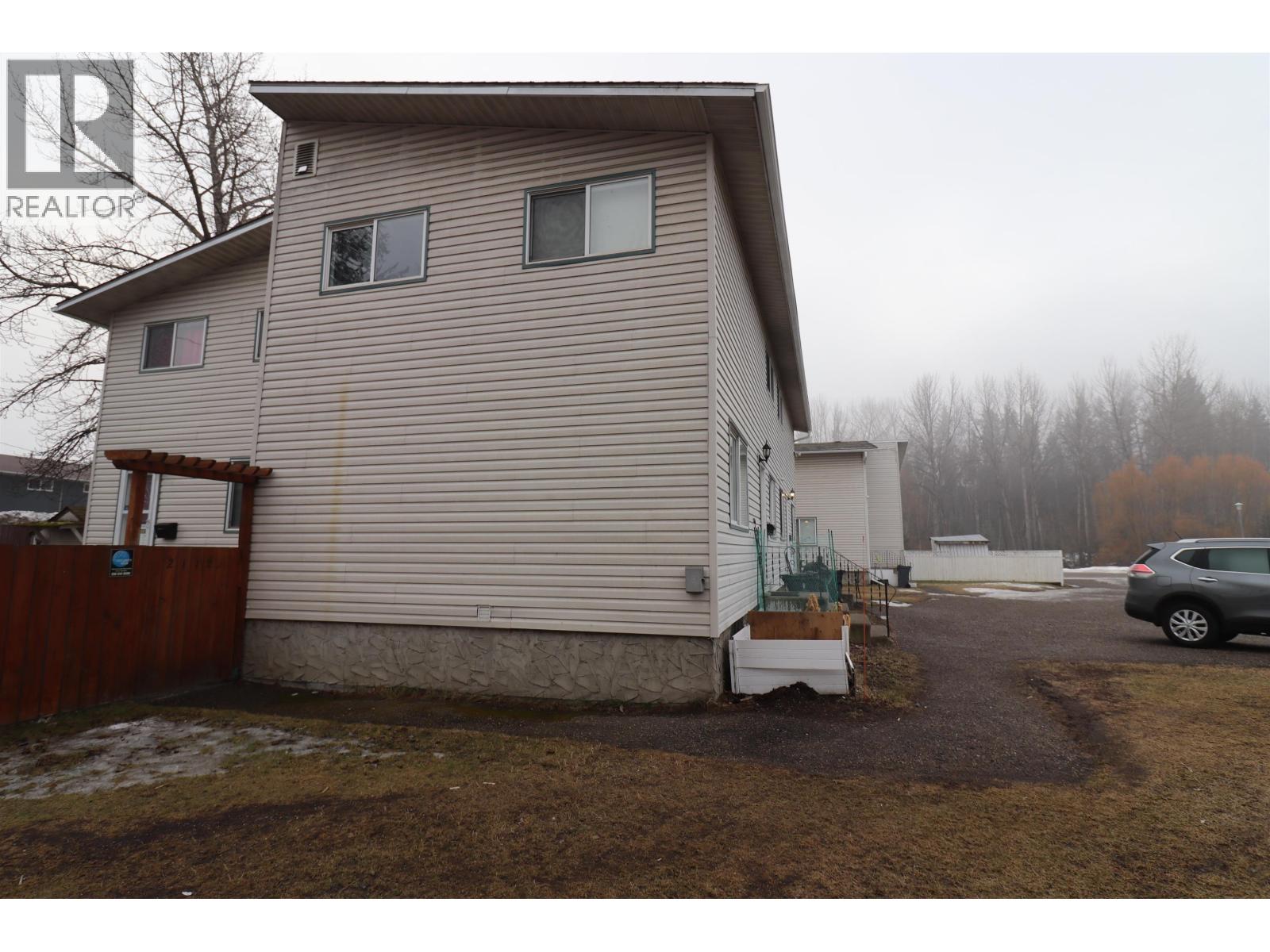 2114 STRATHCONA AVENUE - 18