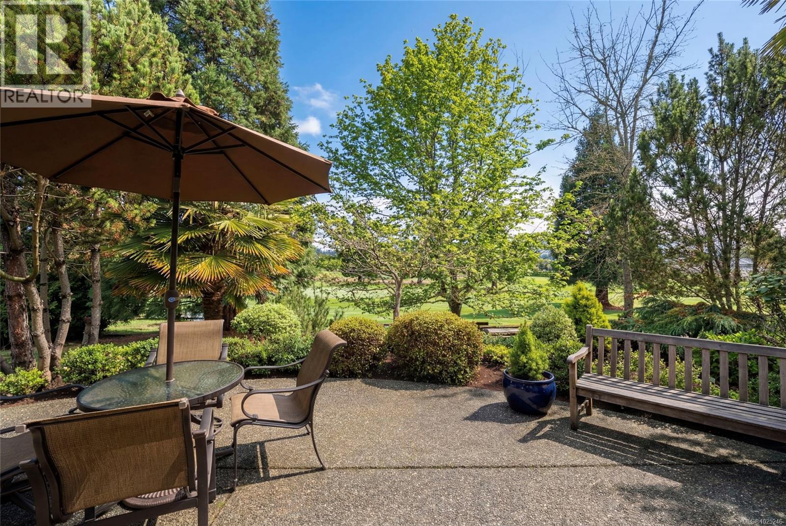  912 Walking Stick Lane, Saanich