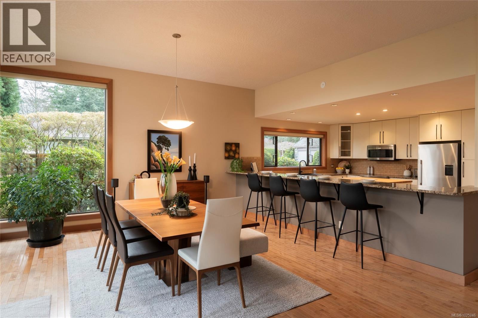  912 Walking Stick Lane, Saanich