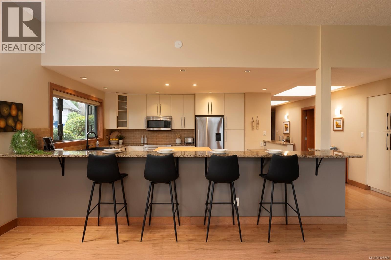  912 Walking Stick Lane, Saanich