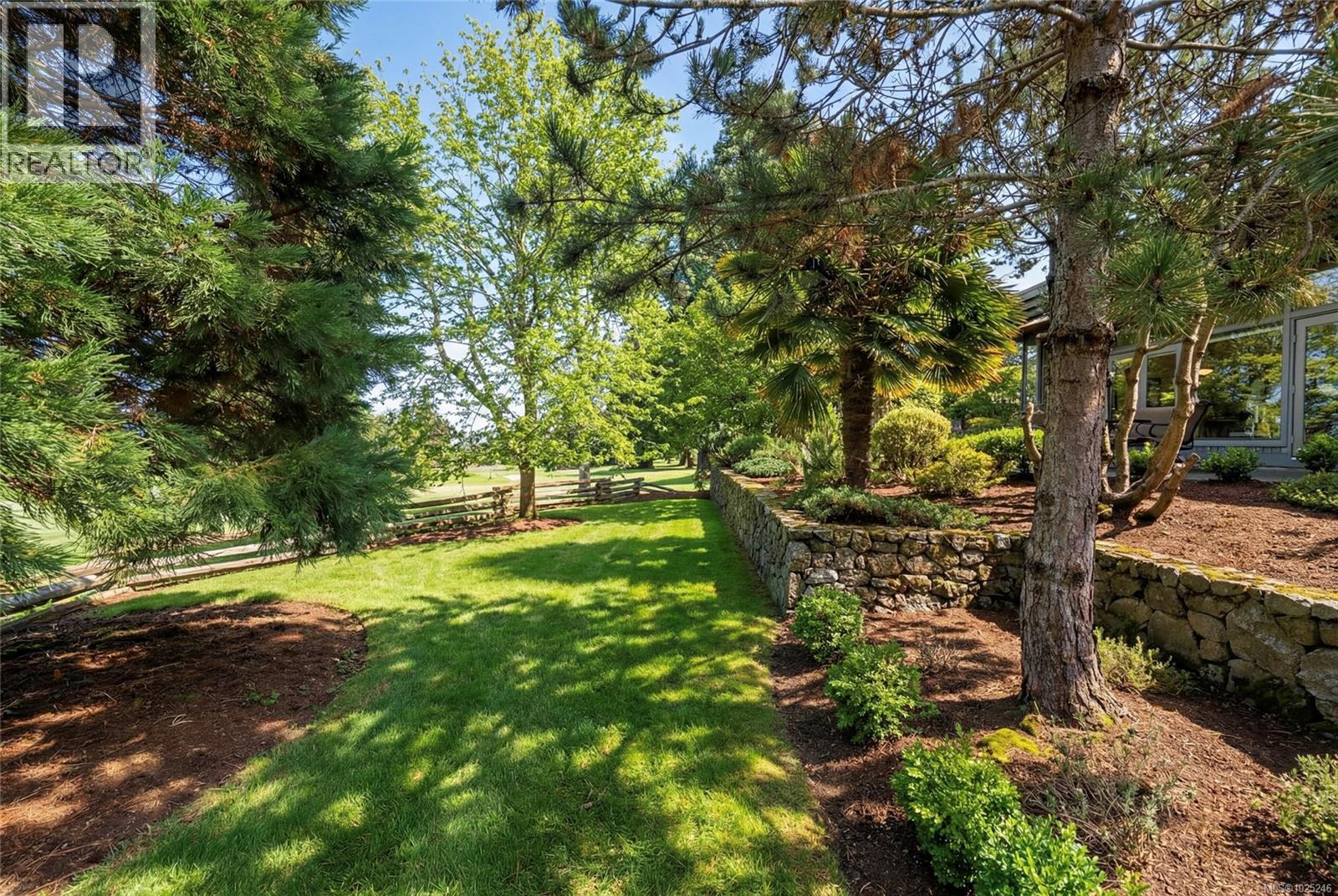  912 Walking Stick Lane, Saanich