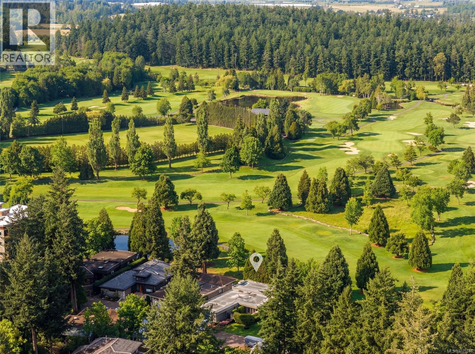  912 Walking Stick Lane, Saanich