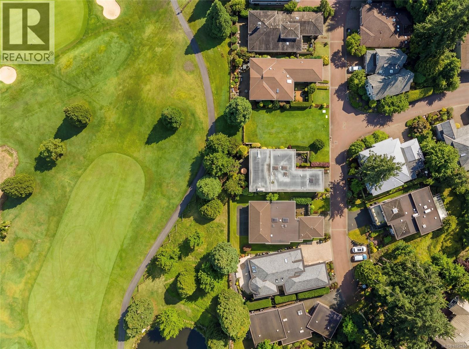  912 Walking Stick Lane, Saanich