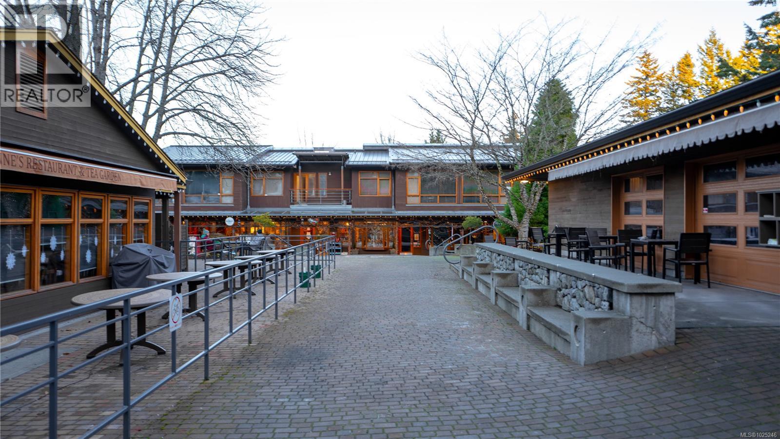  912 Walking Stick Lane, Saanich