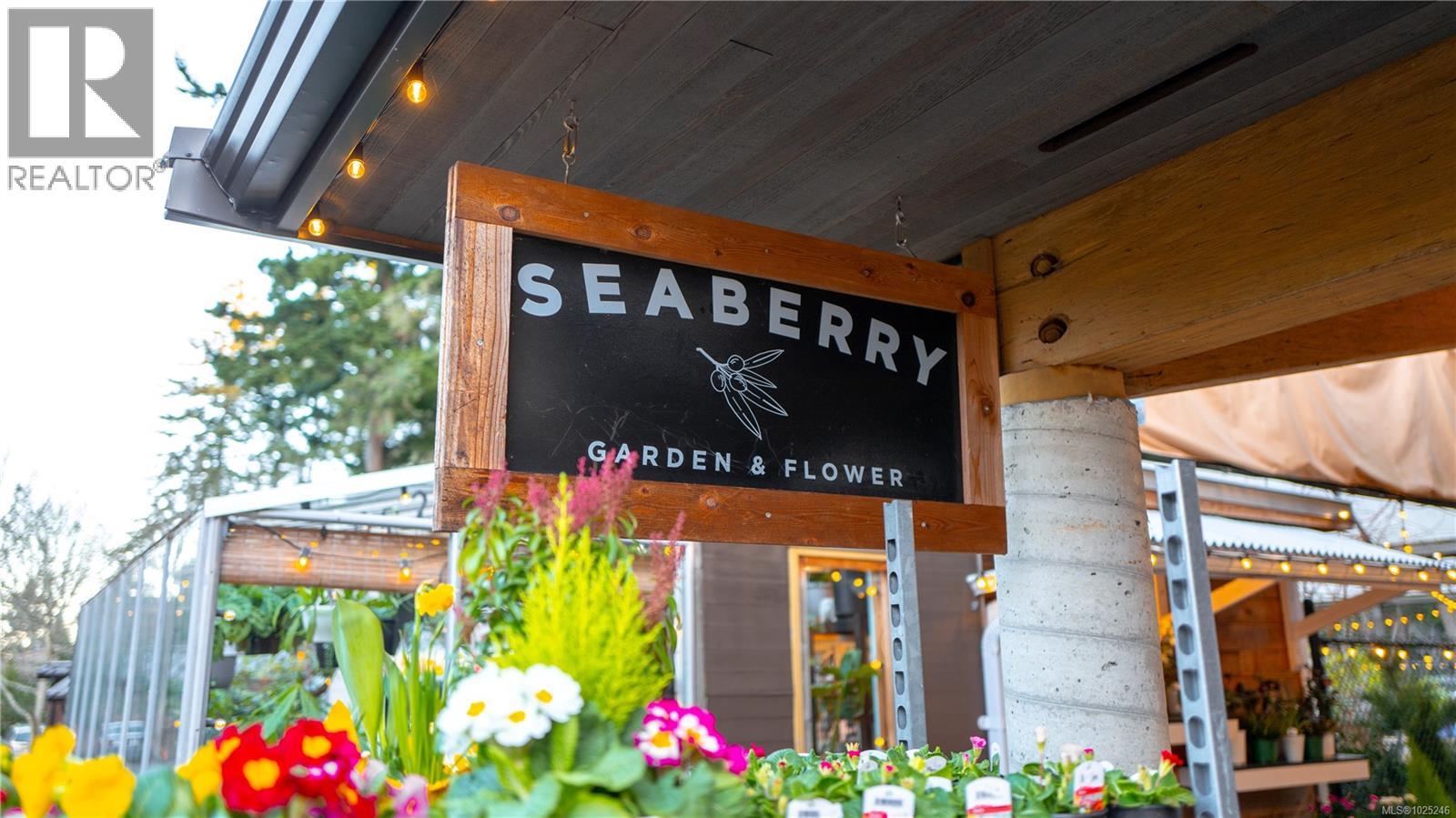  912 Walking Stick Lane, Saanich