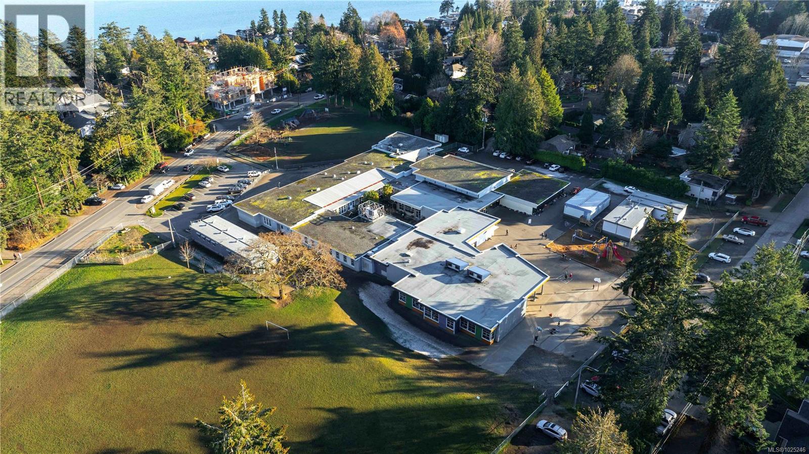  912 Walking Stick Lane, Saanich