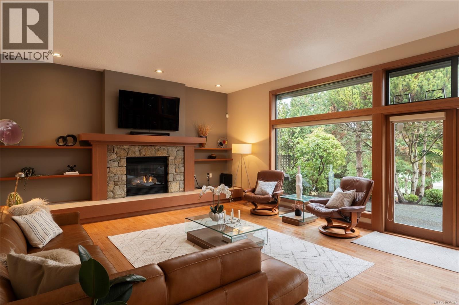  912 Walking Stick Lane, Saanich