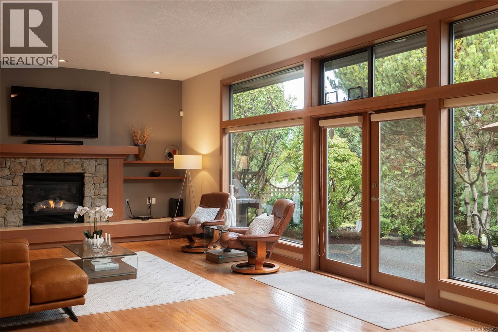  912 Walking Stick Lane, Saanich