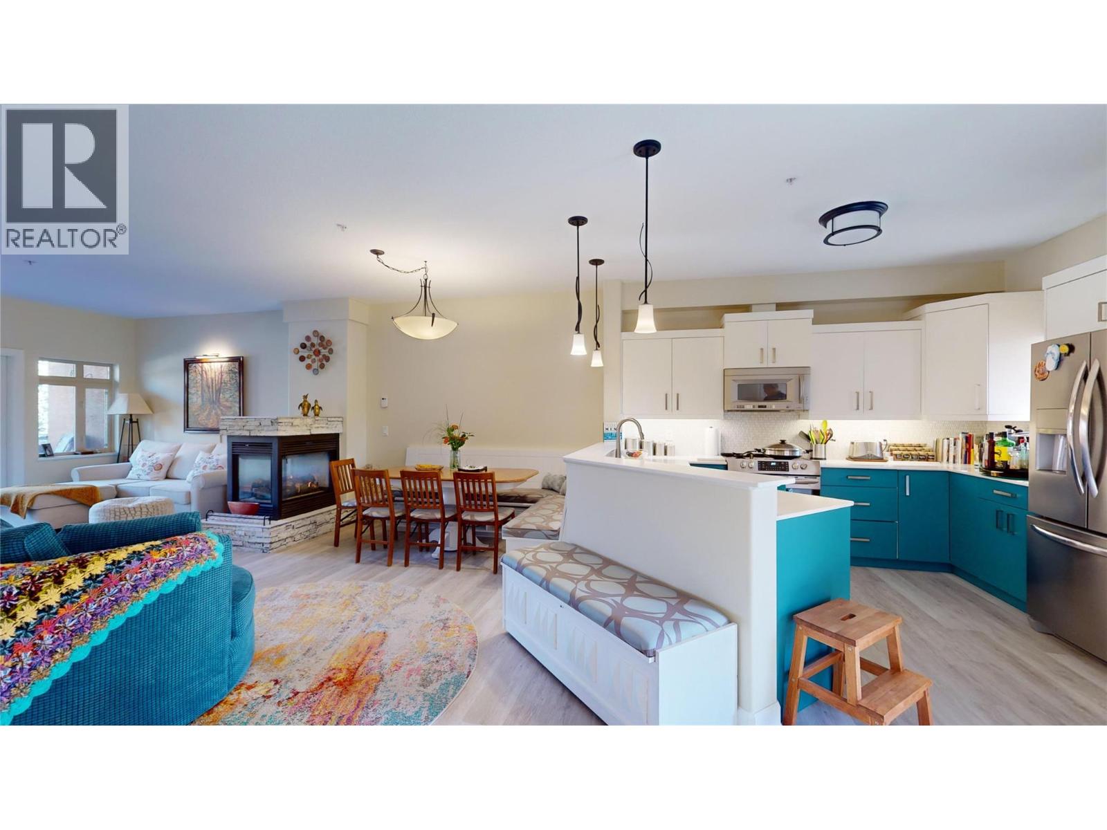 205 3996 Beach Avenue, Peachland