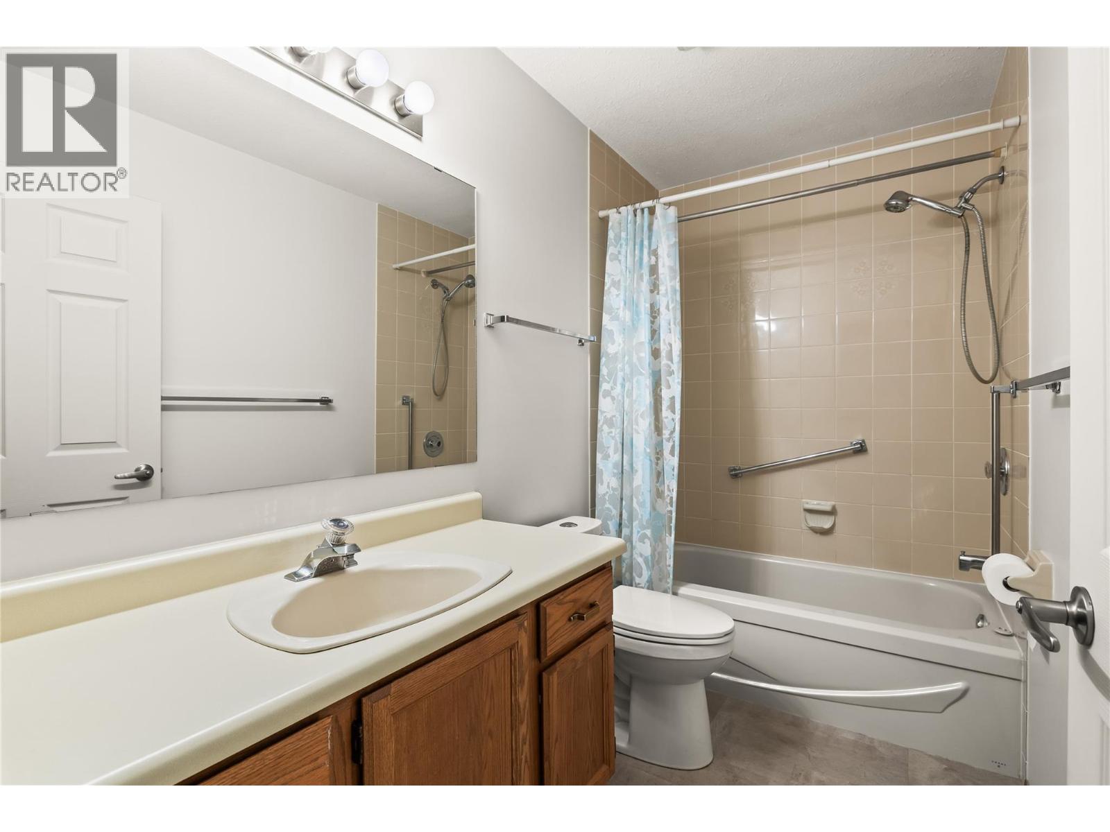 306 2110 Hoy Street, Kelowna