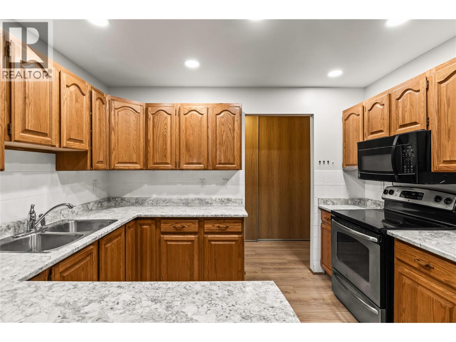 306 2110 Hoy Street, Kelowna