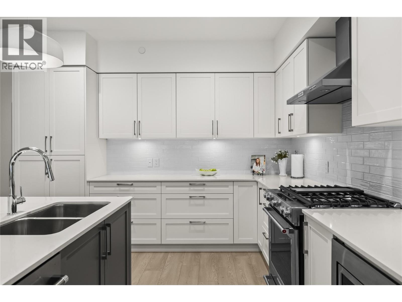 20 1979 Country Club Drive, Kelowna