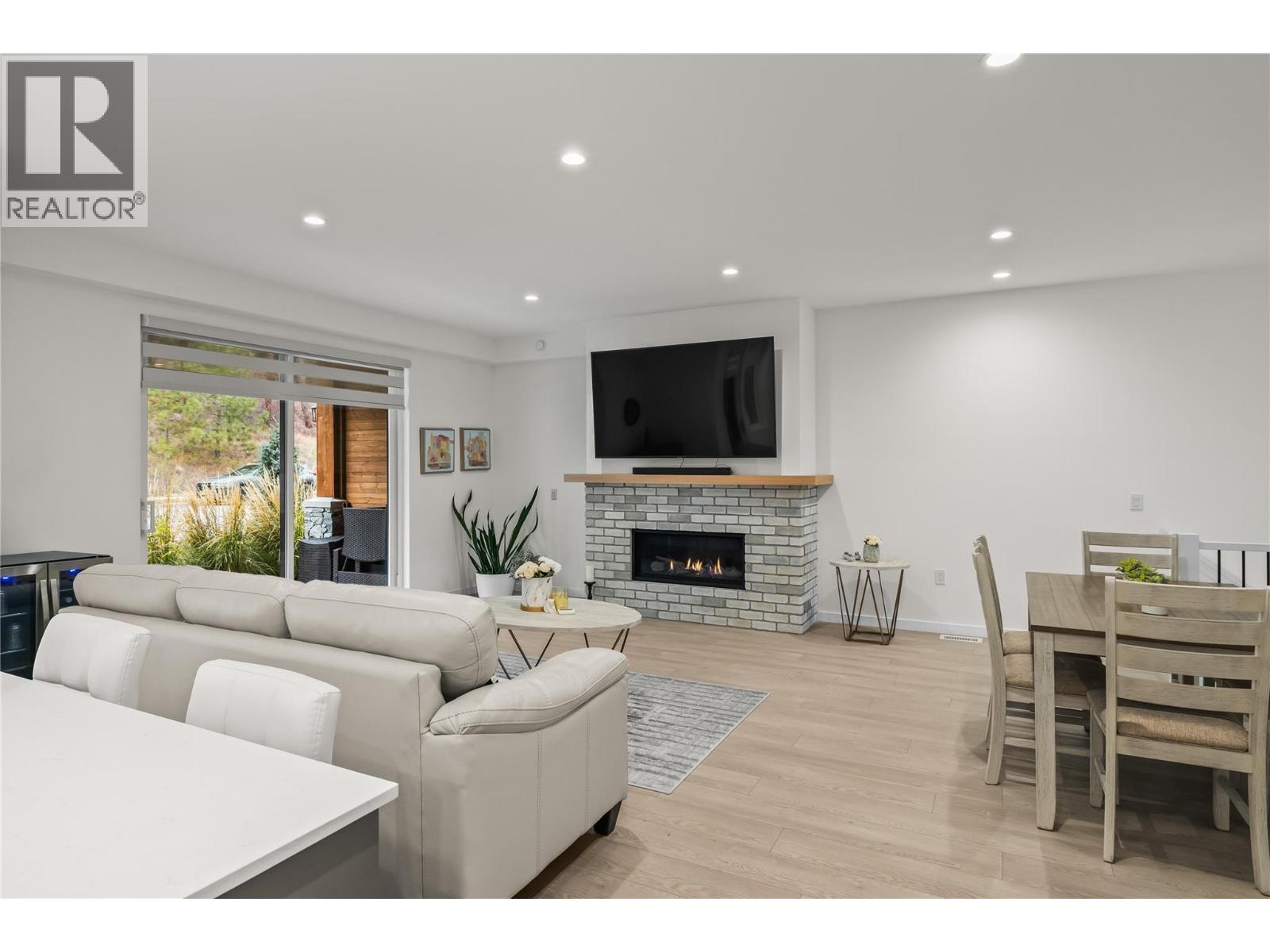 20 1979 Country Club Drive, Kelowna