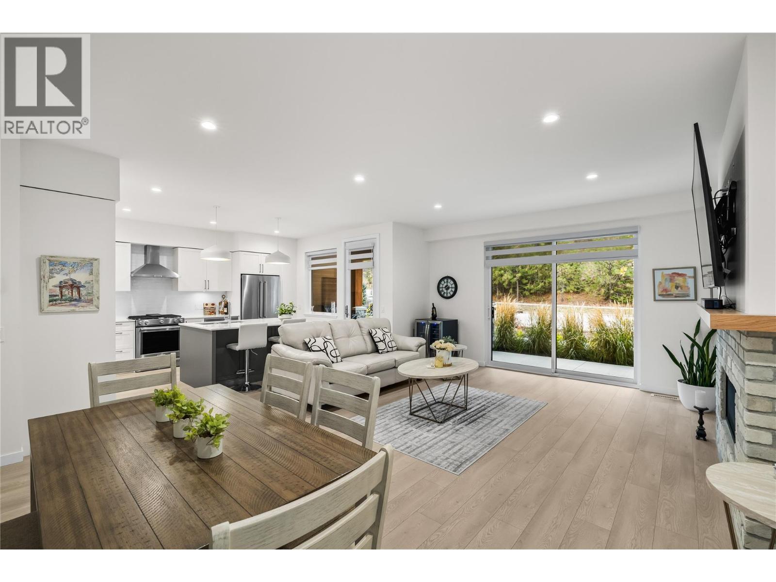 20 1979 Country Club Drive, Kelowna