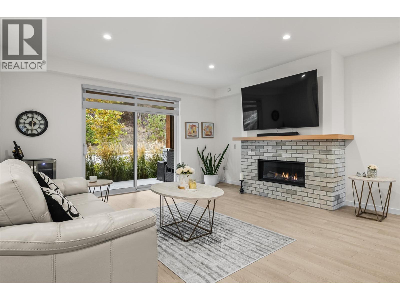 20 1979 Country Club Drive, Kelowna