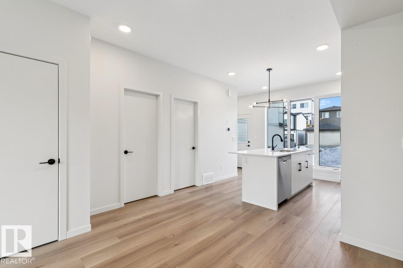 
          7460 KLAPSTEIN CR SW
            <br/>
            <span>Edmonton</span>
            , 
            <span>AB</span>
             <span>T6W5N5</span>
         - Photo 12