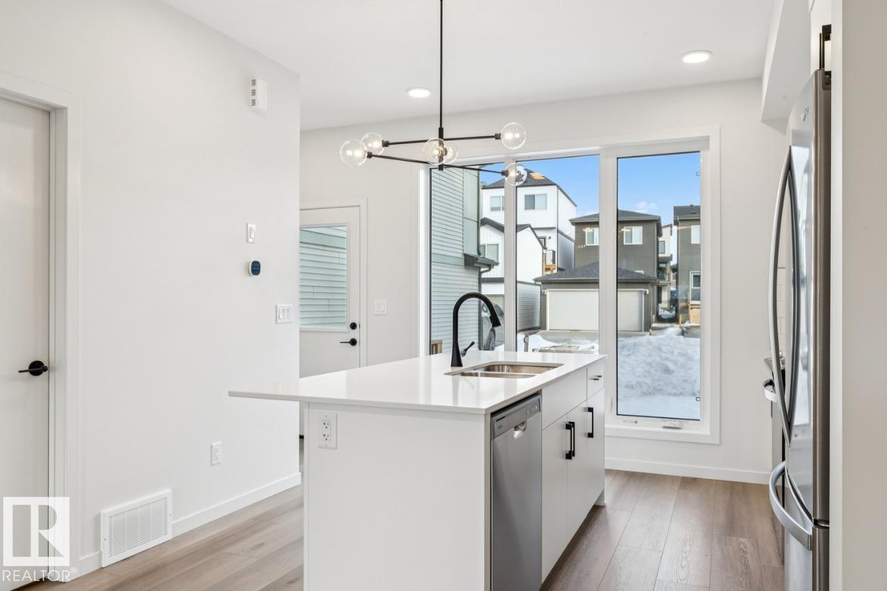 
          7460 KLAPSTEIN CR SW
            <br/>
            <span>Edmonton</span>
            , 
            <span>AB</span>
             <span>T6W5N5</span>
         - Photo 15