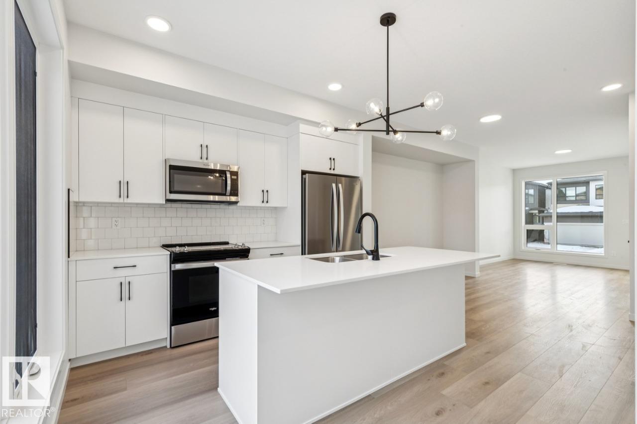 
          7460 KLAPSTEIN CR SW
            <br/>
            <span>Edmonton</span>
            , 
            <span>AB</span>
             <span>T6W5N5</span>
         - Photo 17