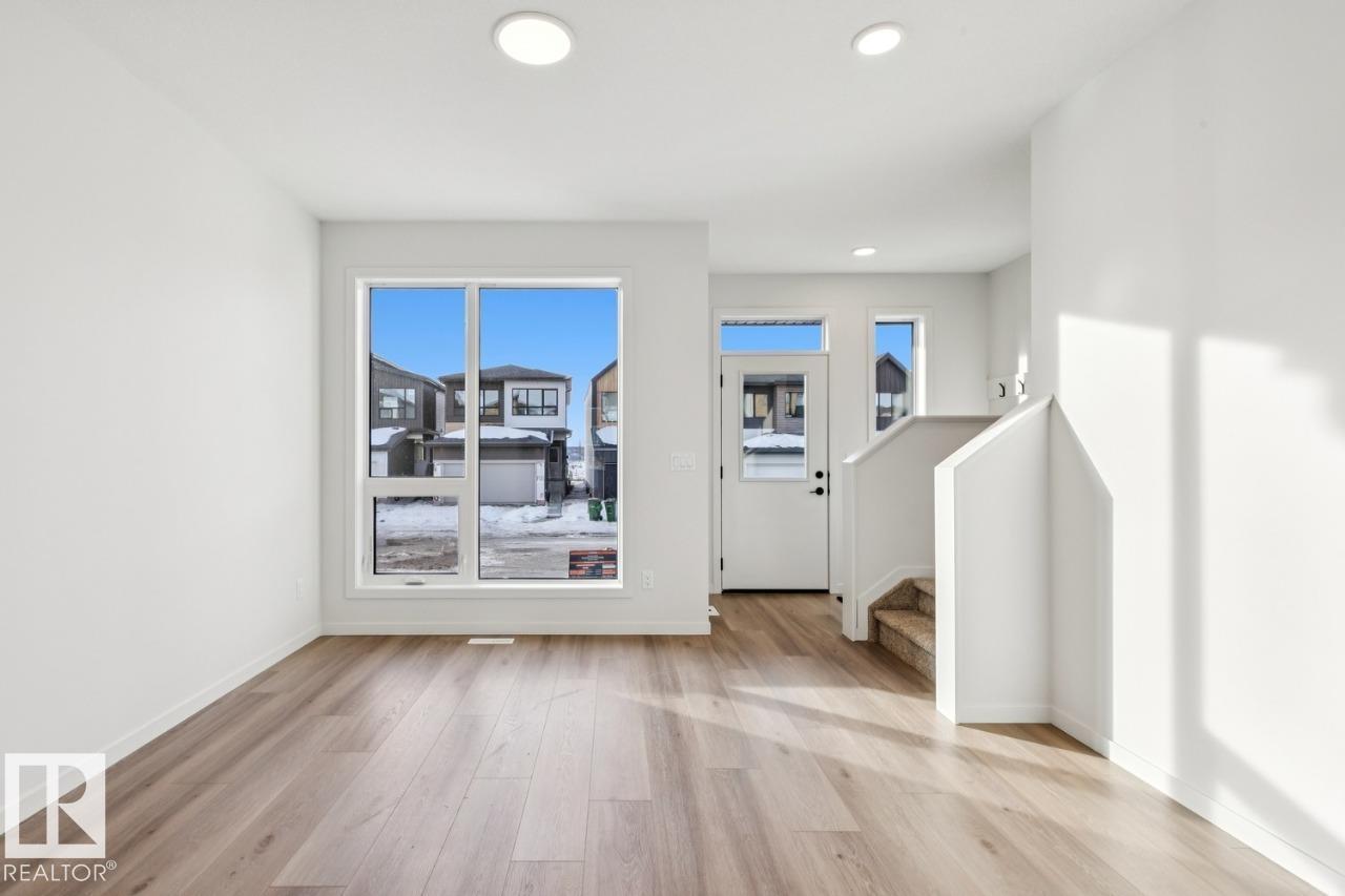 
          7460 KLAPSTEIN CR SW
            <br/>
            <span>Edmonton</span>
            , 
            <span>AB</span>
             <span>T6W5N5</span>
         - Photo 11