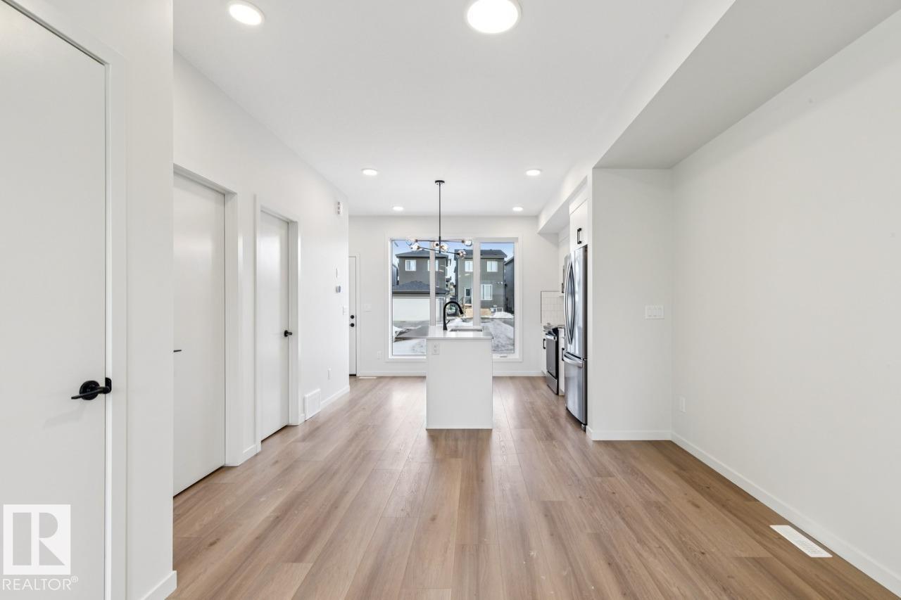 
          7460 KLAPSTEIN CR SW
            <br/>
            <span>Edmonton</span>
            , 
            <span>AB</span>
             <span>T6W5N5</span>
        