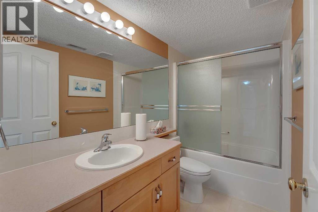 Single Family House for Sale in  Rocky Ridge Drive NW Rocky Ridge Calgary 