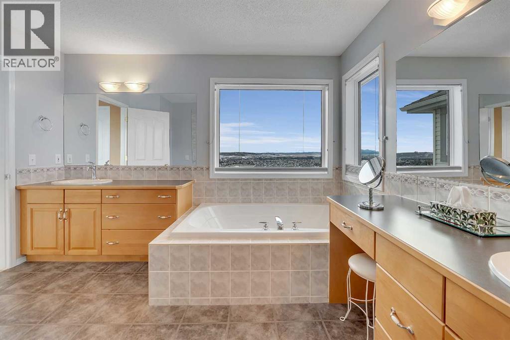 Single Family House for Sale in  Rocky Ridge Drive NW Rocky Ridge Calgary 