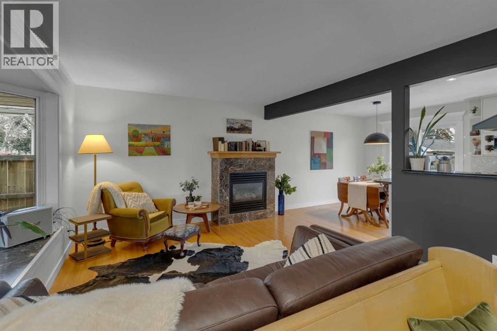 Single Family House Bungalow for Sale in   Avenue SW Glamorgan Calgary 