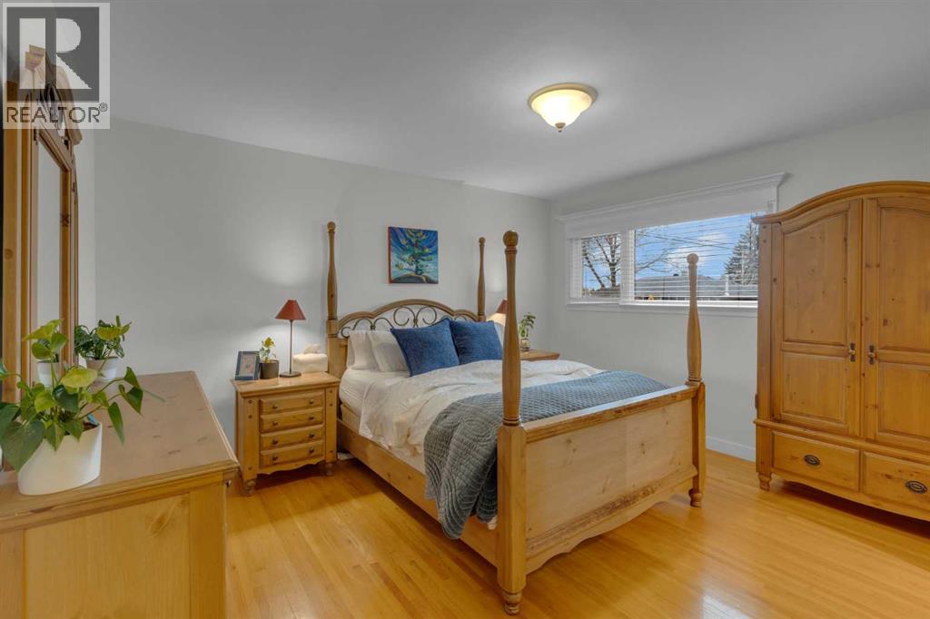 Single Family House Bungalow for Sale in   Avenue SW Glamorgan Calgary 