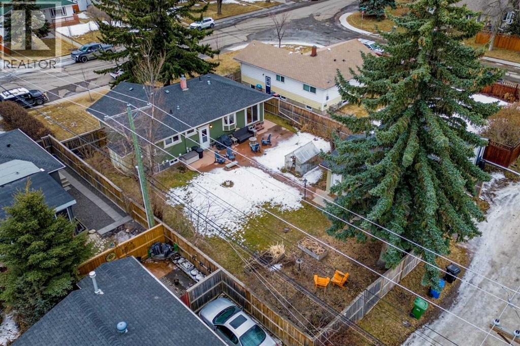 Single Family House Bungalow for Sale in   Avenue SW Glamorgan Calgary 