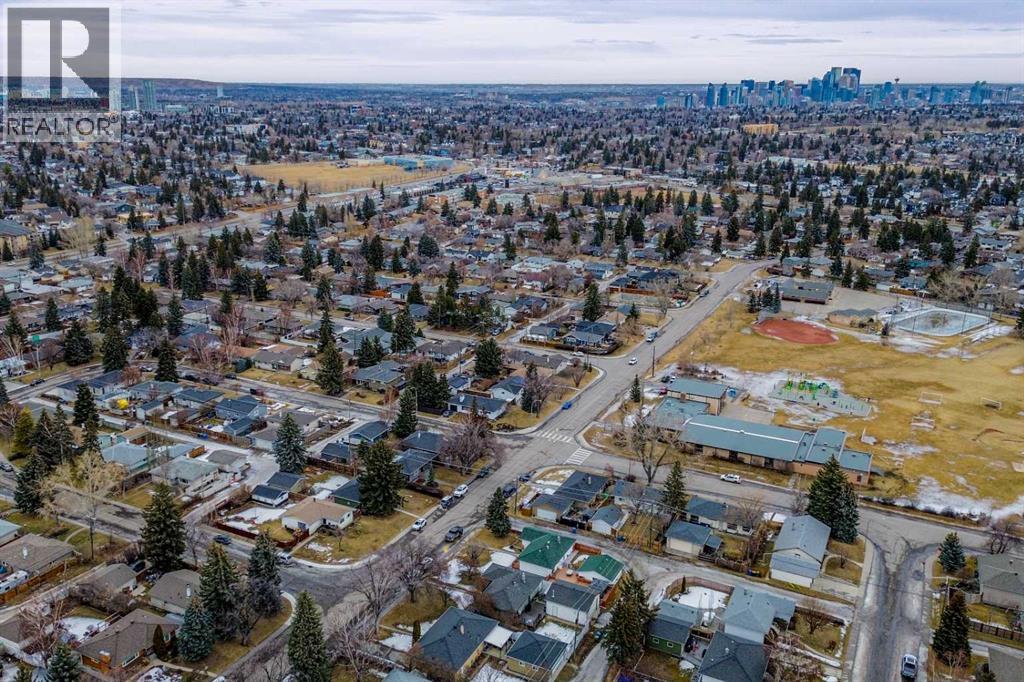 Single Family House Bungalow for Sale in   Avenue SW Glamorgan Calgary 