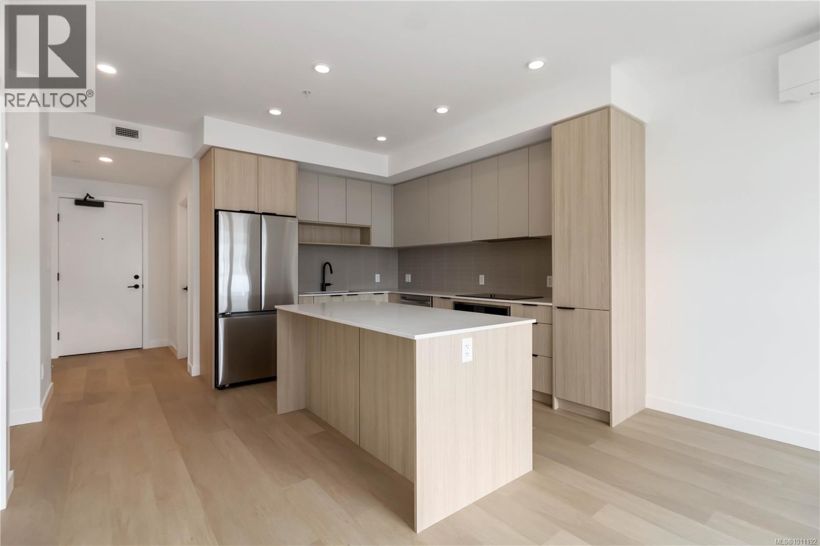 304 3564 A Ryder Hesjedal Way, Colwood