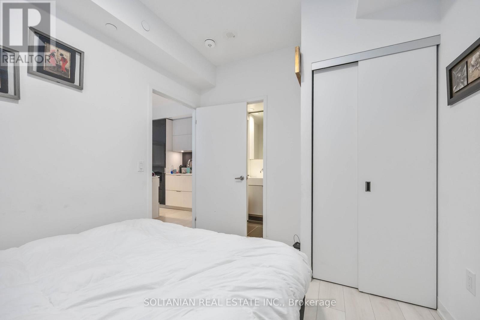 #719 15 LOWER JARVIS STREET - 15
