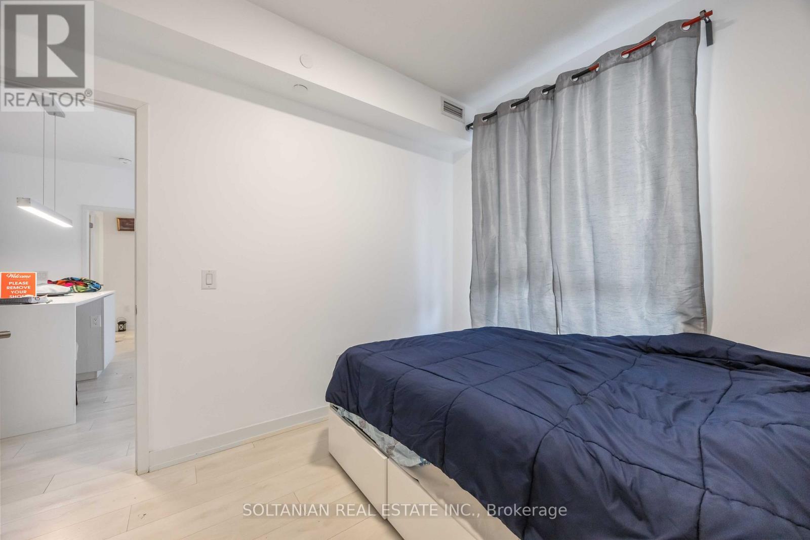 #719 15 LOWER JARVIS STREET - 19