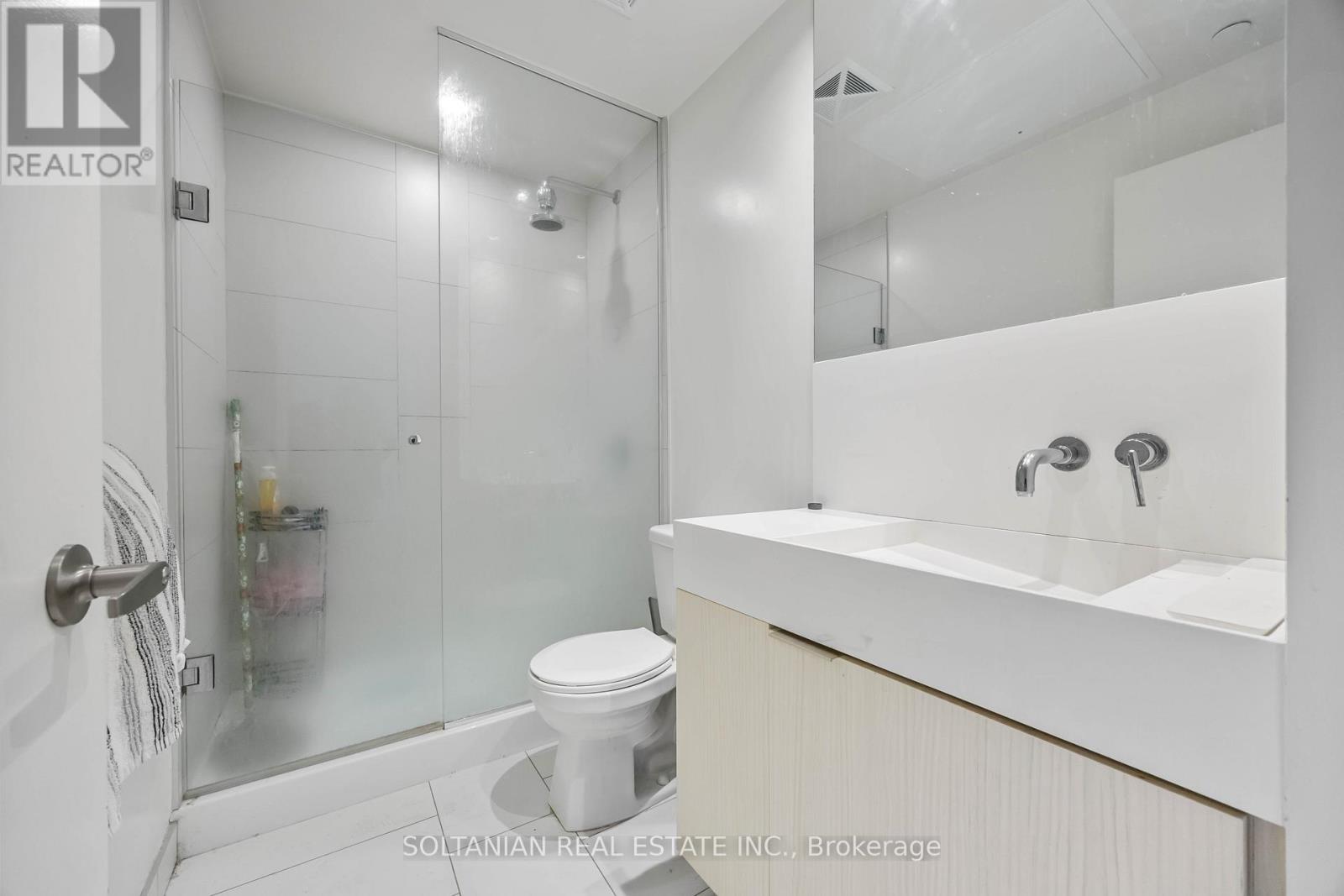 #719 15 LOWER JARVIS STREET - 21