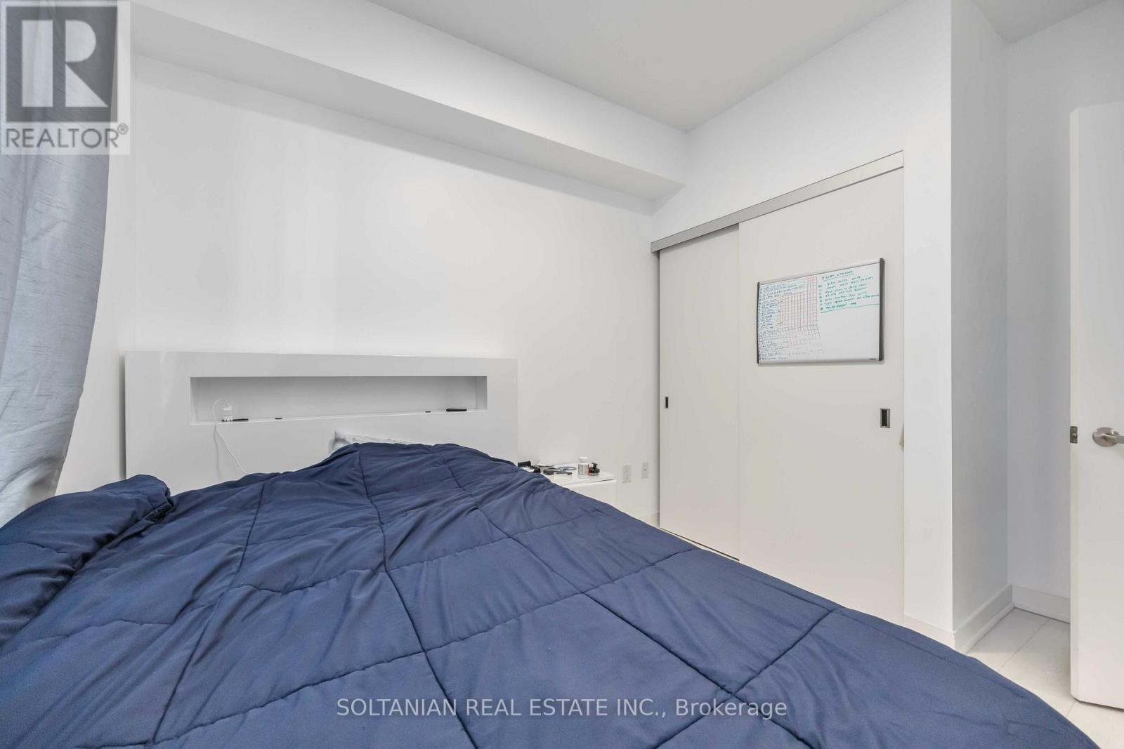 #719 15 LOWER JARVIS STREET - 20