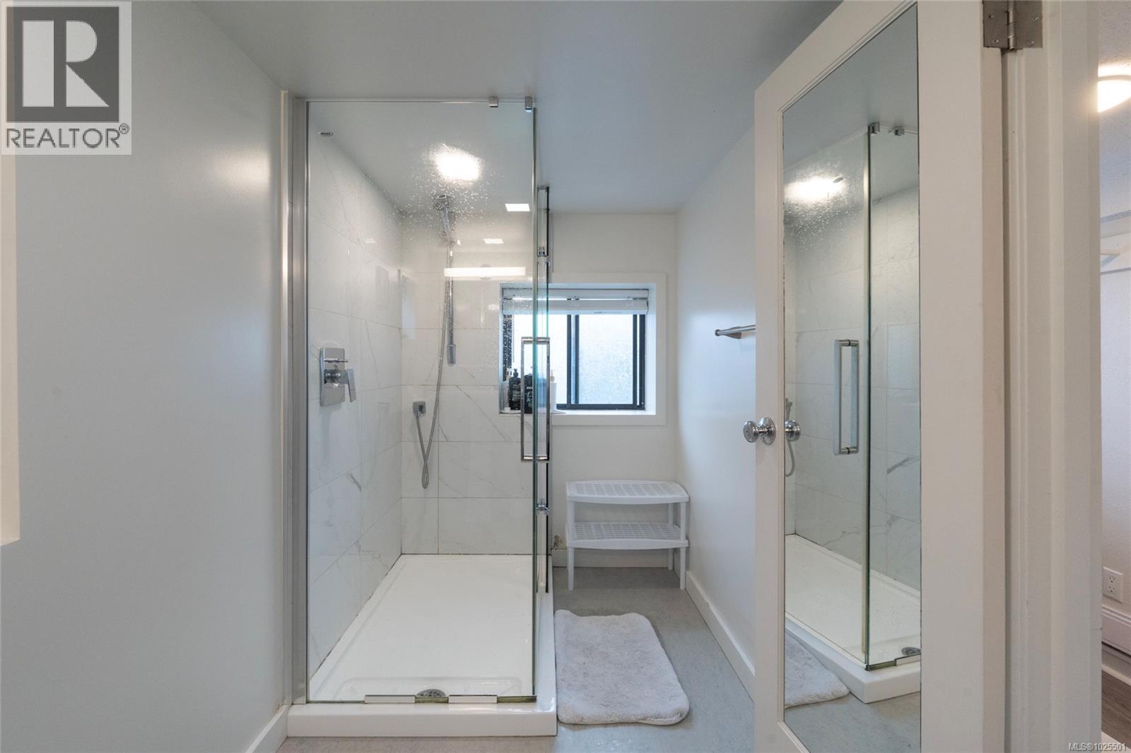  2741 Dufferin Avenue, Oak Bay