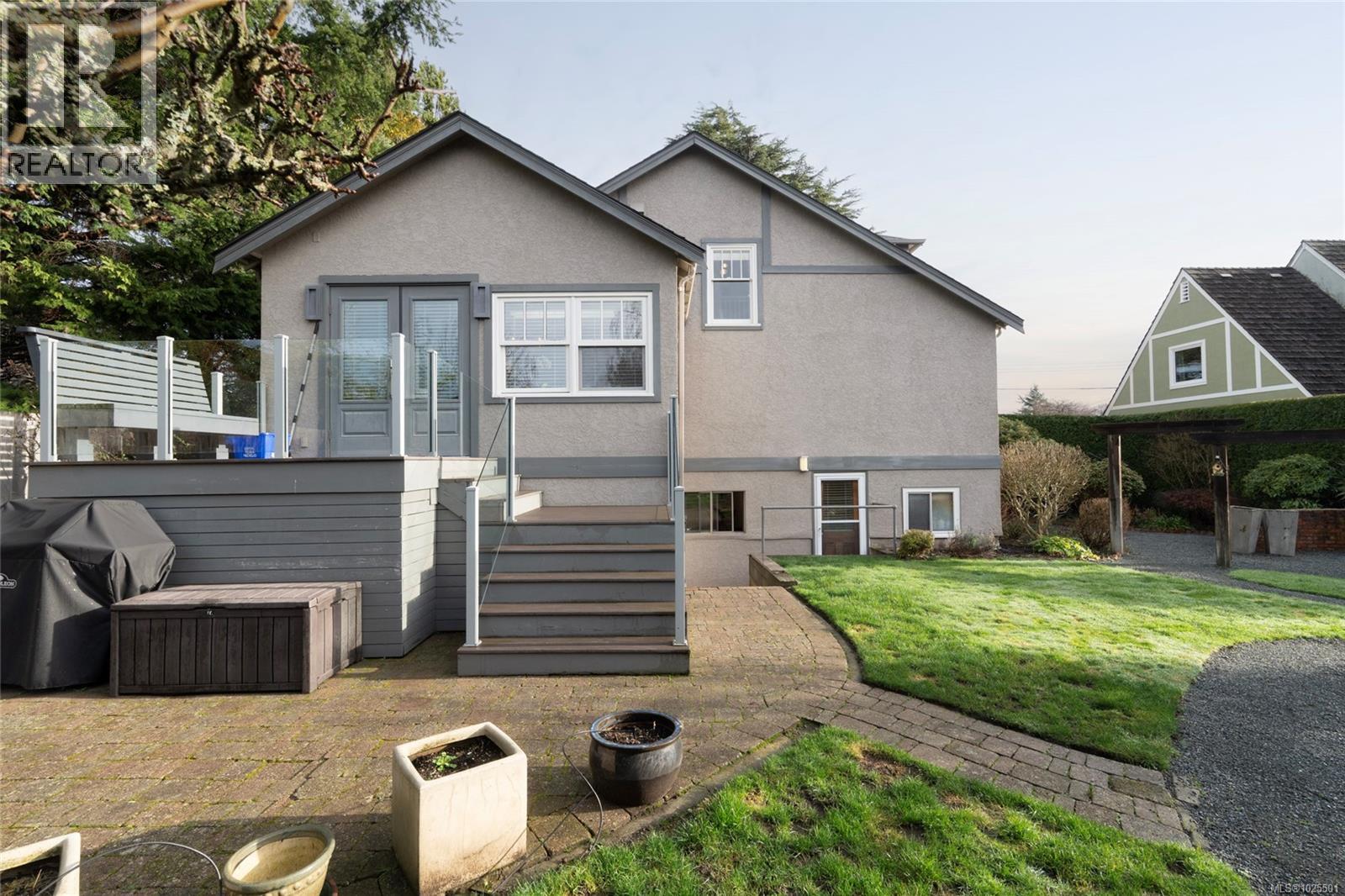  2741 Dufferin Avenue, Oak Bay
