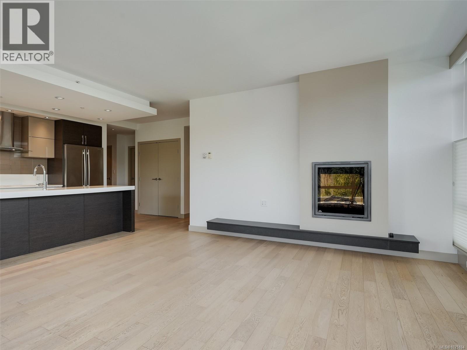 403 200 Douglas Street, Victoria