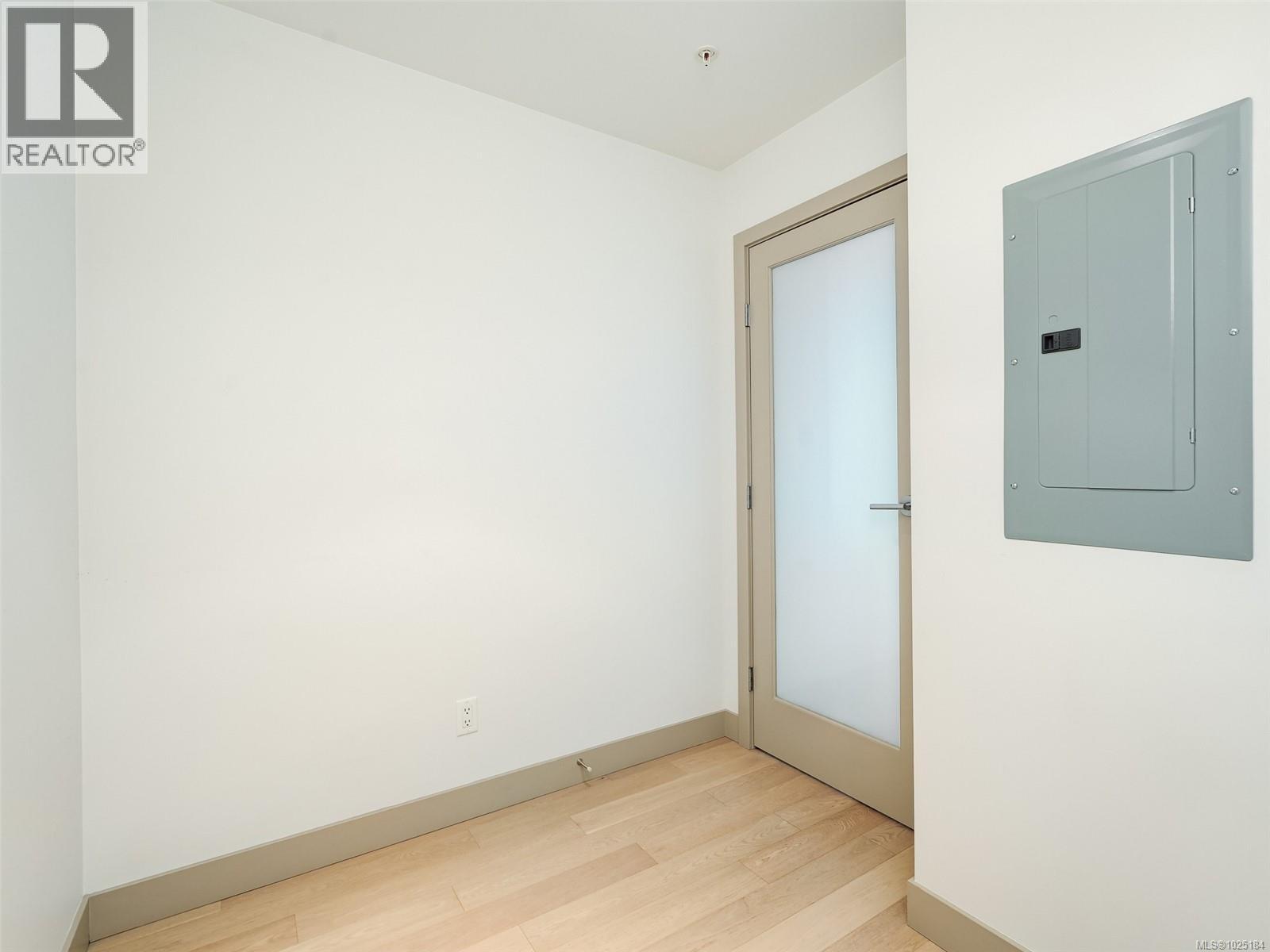 403 200 Douglas Street, Victoria