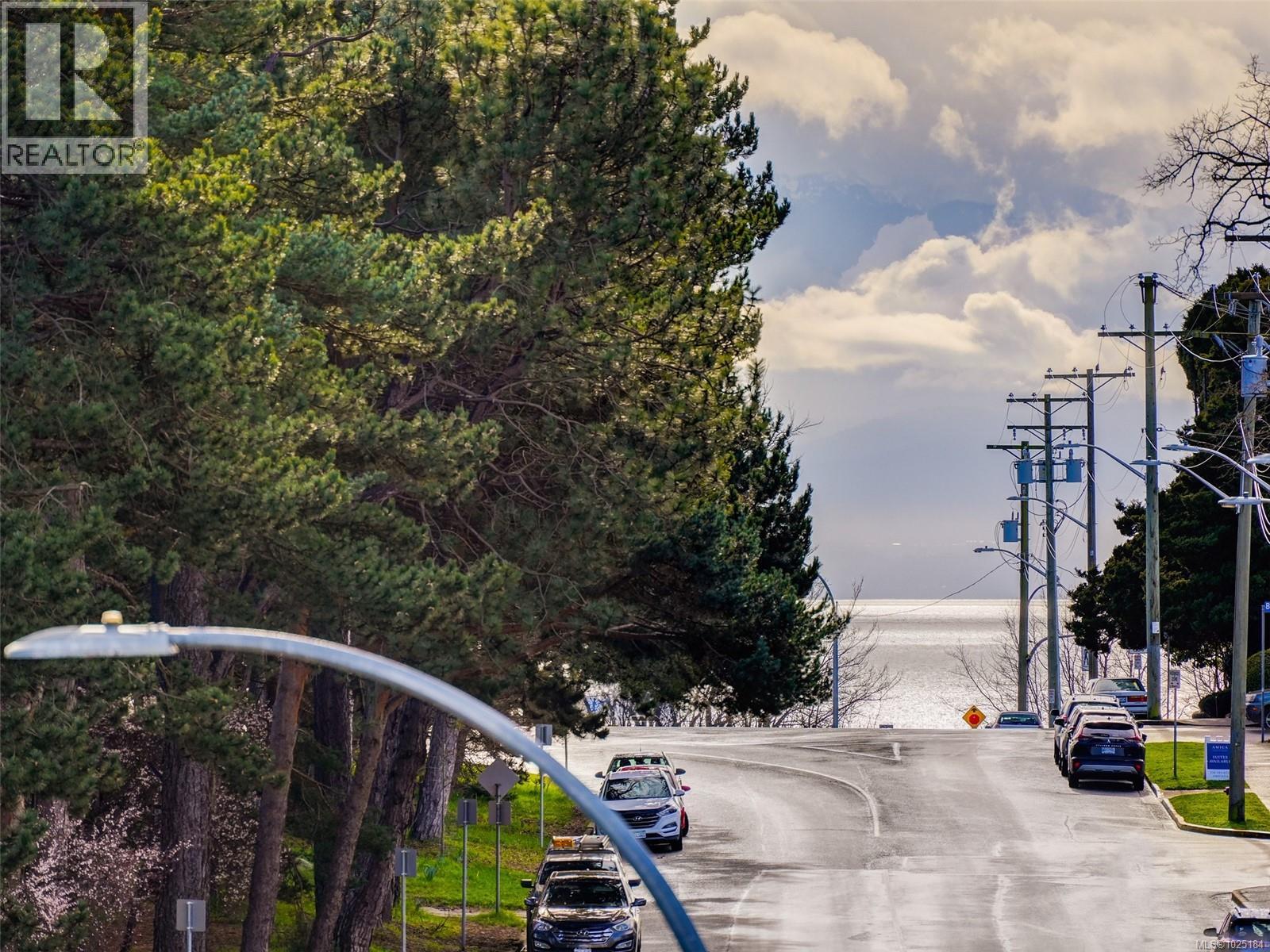 403 200 Douglas Street, Victoria