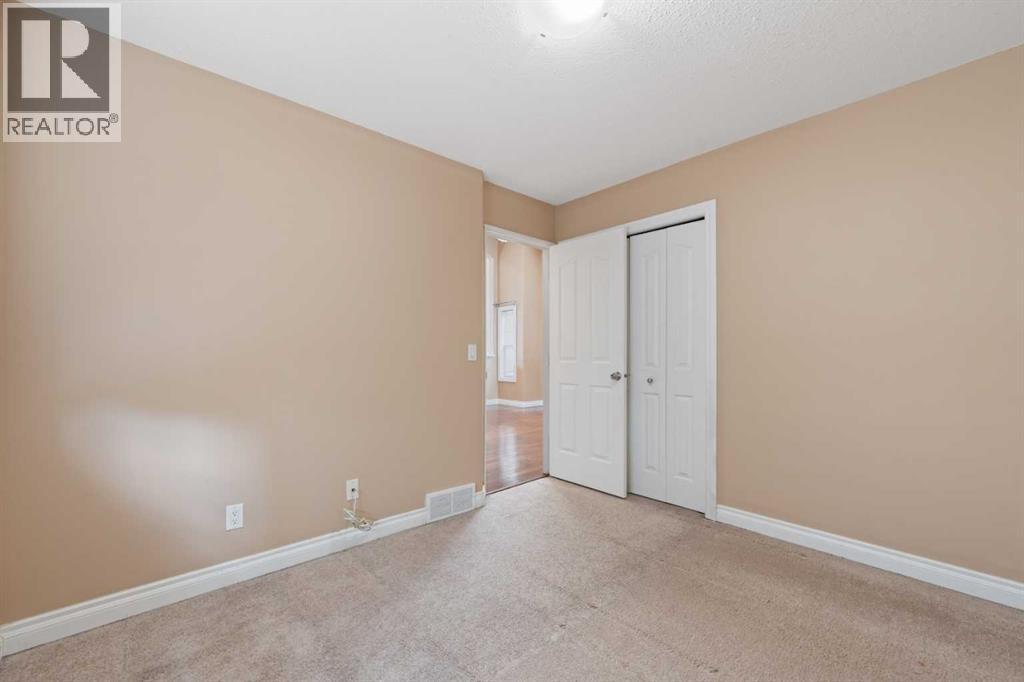 Single Family House Bi-level for Sale in  Tarawood Place NE Taradale Calgary 