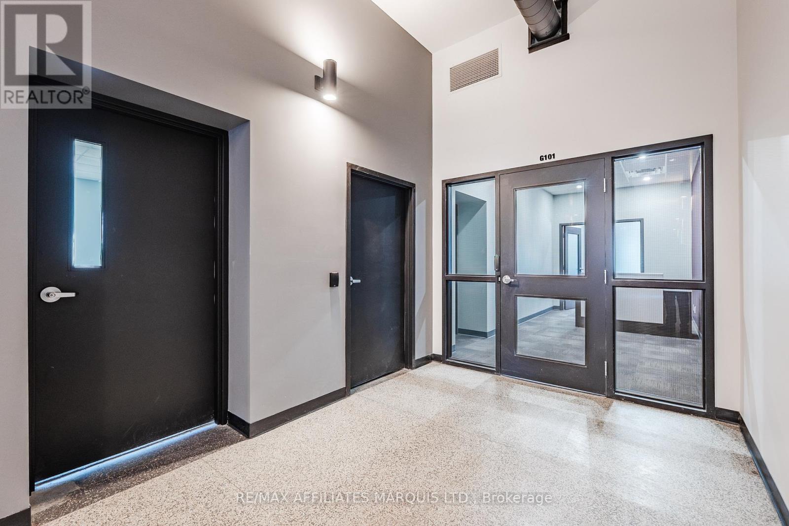 902 Second Unit G101 photo 5