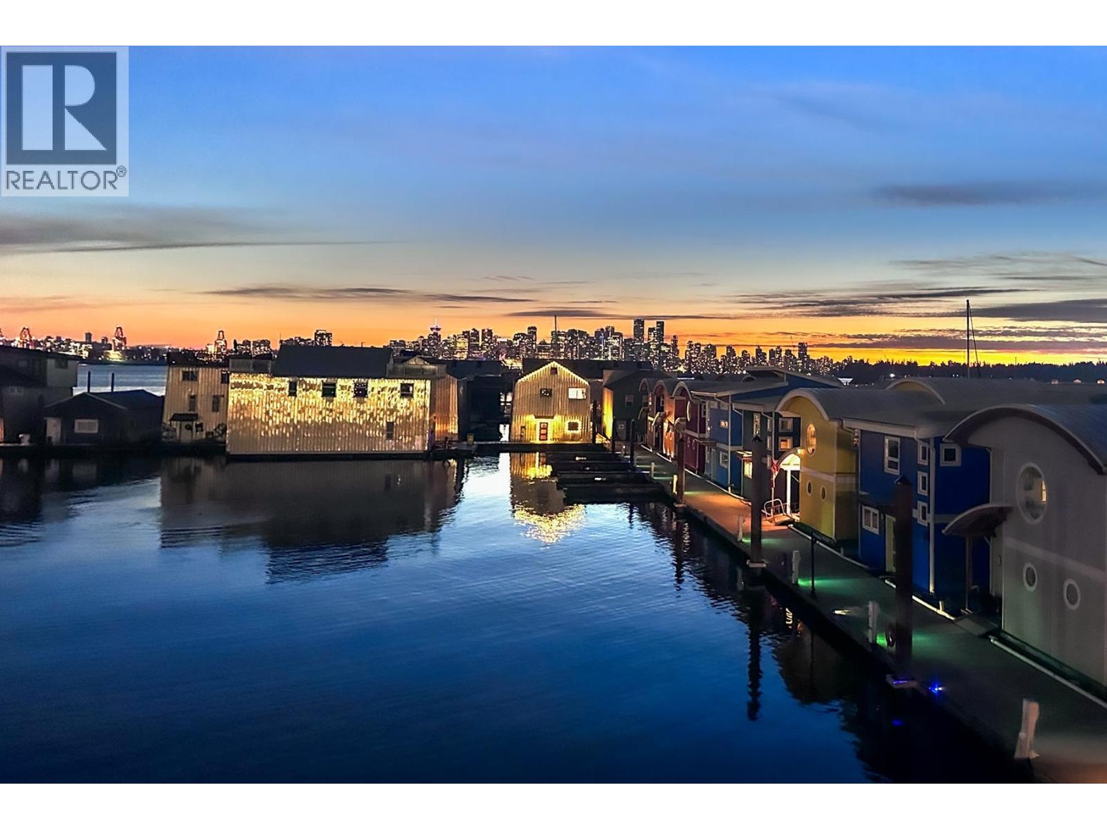 JNW04 415 ESPLANADE W, North Vancouver